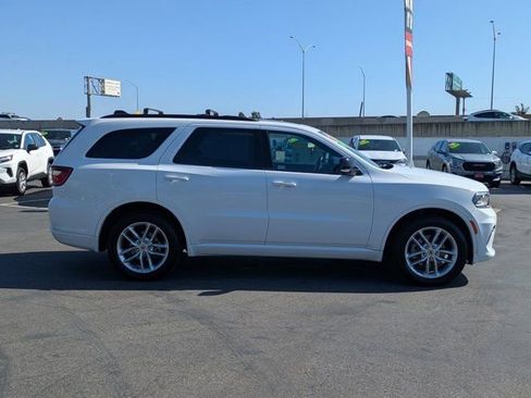 Used 2023 Dodge Durango GT image 4