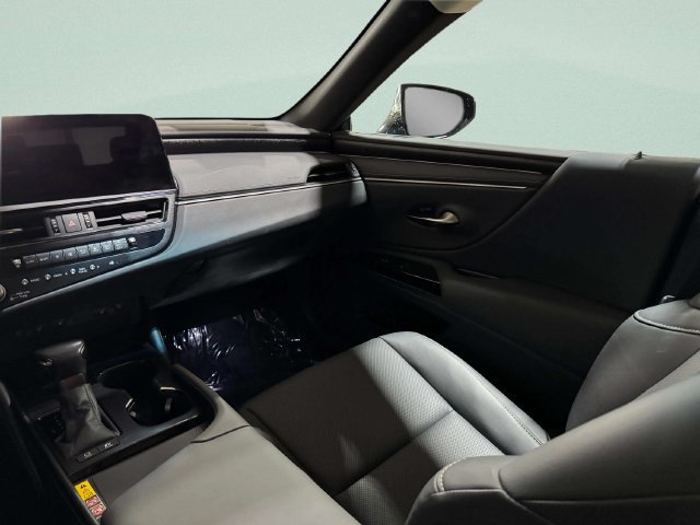 Certified 2025 Lexus ES 300h F Sport w/ Accessory Package (Z2) FWD image 12