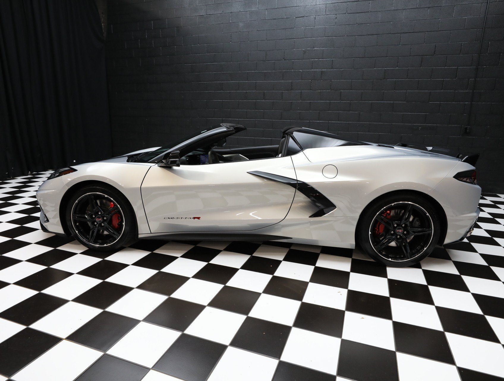 Used 2021 Chevrolet Corvette Stingray Premium Conv w/ Z51 Performance Package RWD image 46