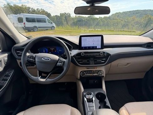 Used 2021 Ford Escape SEL w/ Technology Package FWD image 19