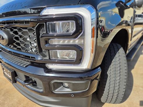New 2026 Ford F250 Lariat w/ Black Appearance Package AWD/4WD image 31