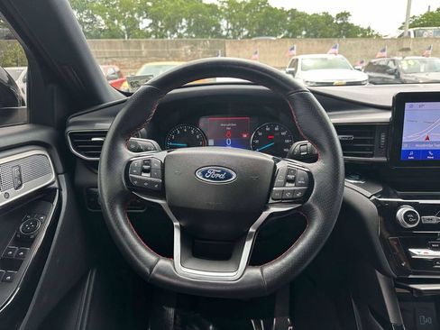 Used 2023 Ford Explorer ST-Line AWD/4WD image 15
