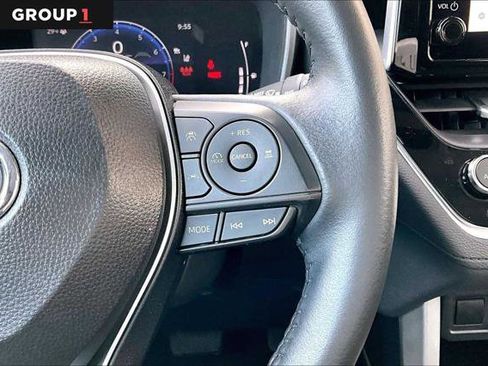 Certified 2025 Toyota Corolla Cross XLE image 25