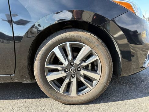 Used 2021 Nissan Versa SV image 23