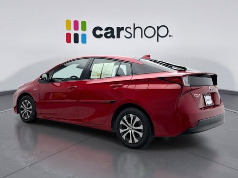 Used 2022 Toyota Prius LE image 3