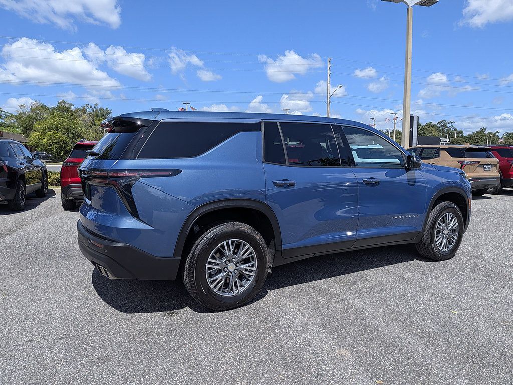 Certified 2024 Chevrolet Traverse LS w/ LPO, Floor Liner Package FWD image 3