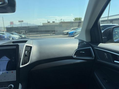 Used 2024 Ford Edge SEL image 33