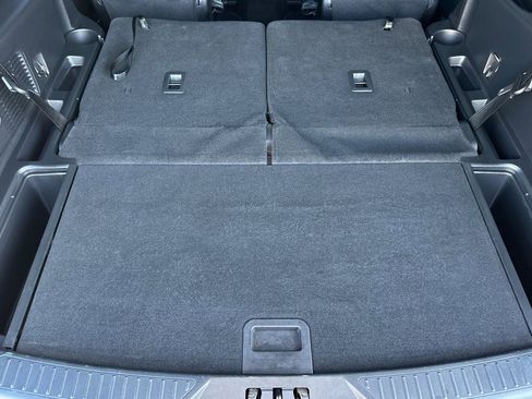 Used 2022 Ford Explorer XLT w/ Equipment Group 202A image 15