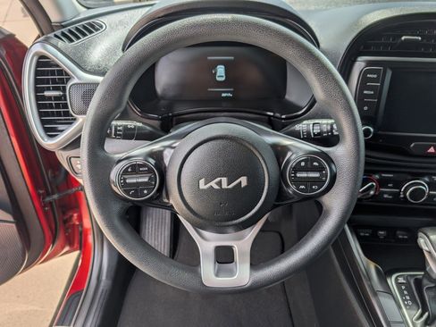 Certified 2023 Kia Soul LX FWD image 15