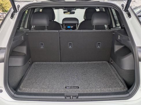 New 2026 Volkswagen Tiguan SE R-Line FWD image 13