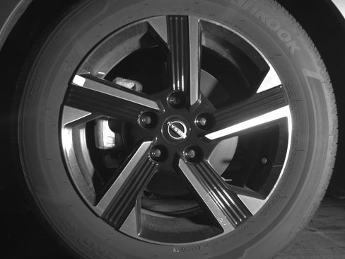 Used 2025 Nissan Sentra SV image 12