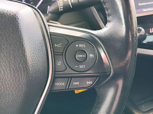 Used 2018 Toyota Camry SE FWD image 25