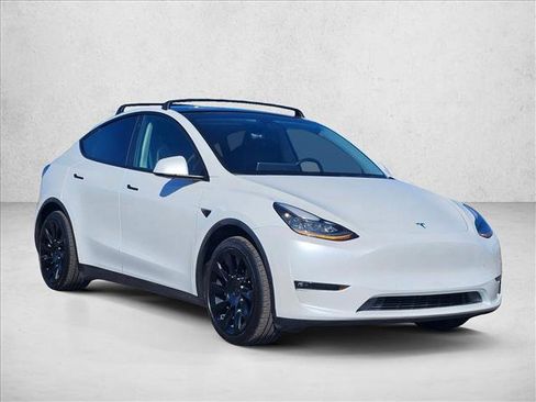 Used 2021 Tesla Model Y Long Range image 4