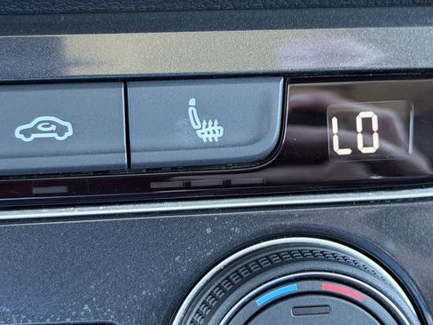 Used 2019 Volkswagen Tiguan SEL Premium w/ 3rd Row Seat Package image 25