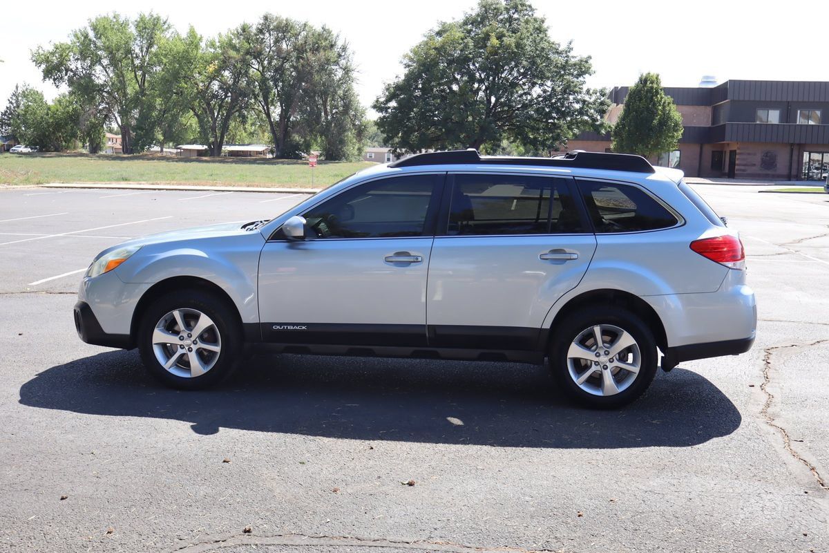 Used 2014 Subaru Outback 2.5i Limited w/ Moonroof Package AWD/4WD image 9