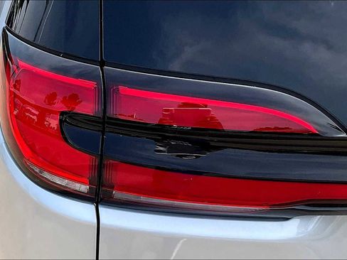 New 2026 Chrysler Pacifica Limited w/ S Appearance Package image 14