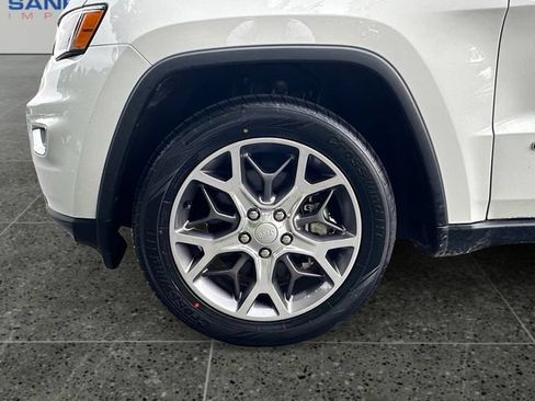 Used 2021 Jeep Grand Cherokee Laredo RWD image 15