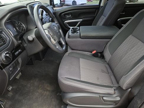 Used 2022 Nissan Titan SV RWD image 24