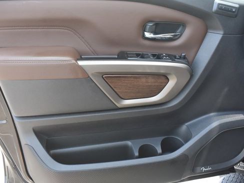 Used 2023 Nissan Titan Platinum Reserve w/ Moonroof Package RWD image 13