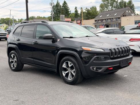 Used 2014 Jeep Cherokee Trailhawk w/ Leather Interior Group AWD/4WD image 3