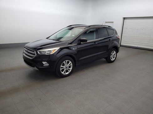 Used 2018 Ford Escape SE w/ SE Sync 3 Package AWD/4WD image 2