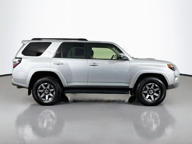 Used 2024 Toyota 4Runner TRD Off-Road Premium AWD/4WD image 9
