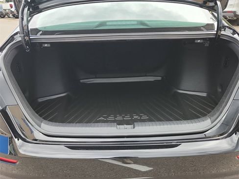 New 2025 Honda Accord SE image 7