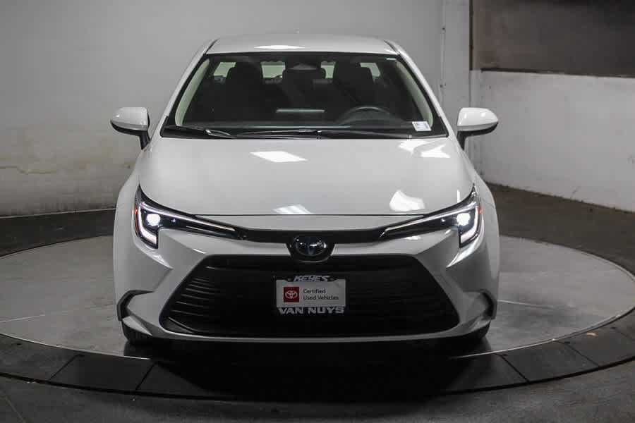 Used 2024 Toyota Corolla LE FWD image 2