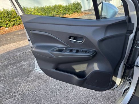 Used 2025 Nissan Versa SV FWD image 18