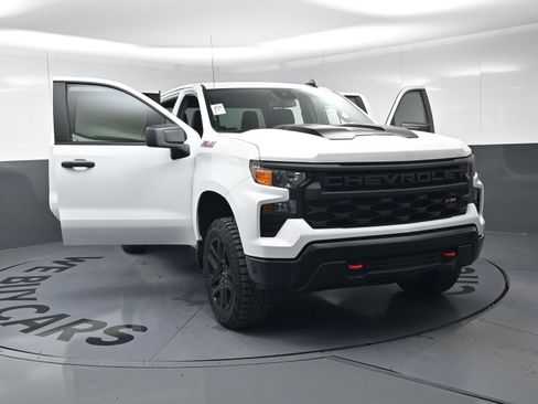 Used 2024 Chevrolet Silverado 1500 Custom Trail Boss w/ LPO, Dark Essentials Package image 39