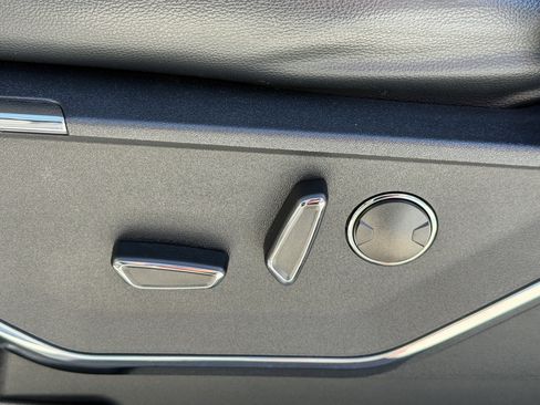 Used 2021 Ford F150 Lariat w/ Max Trailer Tow Package image 20