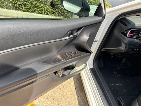 Used 2023 Toyota Camry SE FWD image 28