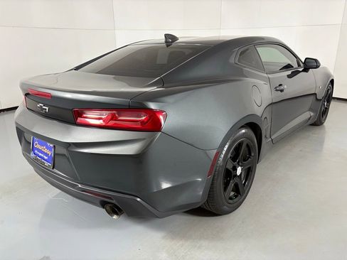 Used 2018 Chevrolet Camaro LT image 10