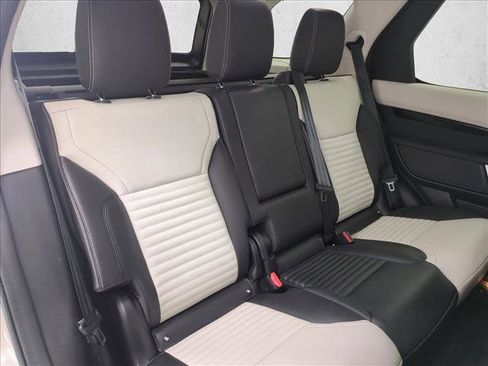 Certified 2025 Land Rover Discovery S AWD/4WD image 23