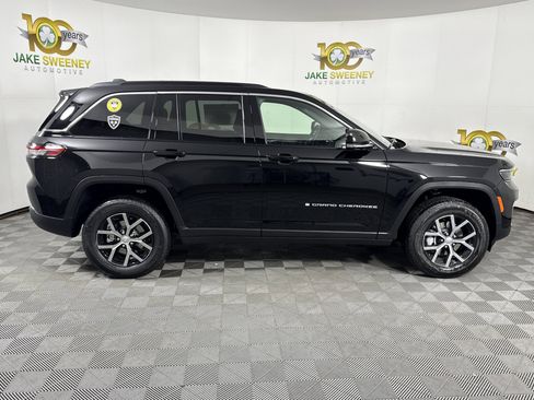 New 2025 Jeep Grand Cherokee Limited image 8