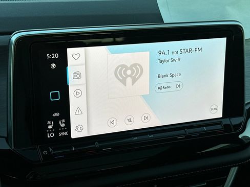 New 2026 Volkswagen Atlas Cross Sport SE image 18