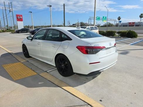 Used 2023 Honda Civic Sport image 6