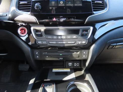 Certified 2021 Honda Pilot Black Edition image 24