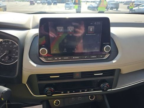 Used 2023 Nissan Rogue SV AWD/4WD image 12
