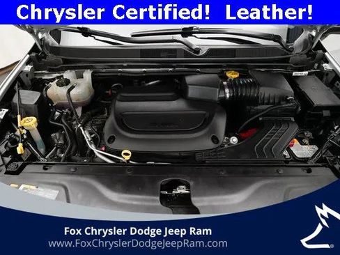 Certified 2024 Chrysler Pacifica Touring-L image 3