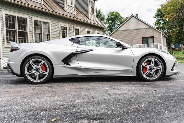 Used 2020 Chevrolet Corvette Stingray Preferred Cpe w/ 2LT Preferred Equipment Group RWD image 8