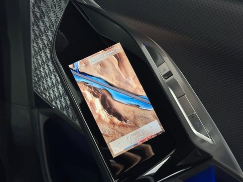 Used 2023 BMW 760i xDrive w/ Executive Package image 41