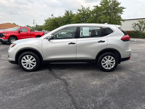 Used 2017 Nissan Rogue S AWD/4WD image 6