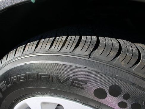 Used 2020 Ford Escape SE image 11