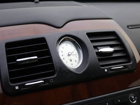 Used 2010 Maserati Quattroporte image 10