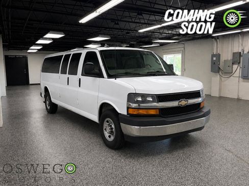 Used 2017 Chevrolet Express 3500 LT w/ LT Preferred Equipment Group RWD image 1