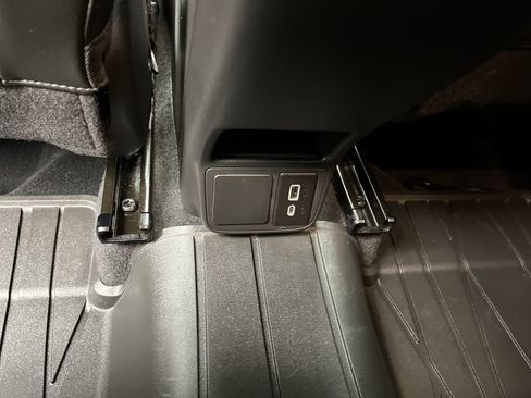 Certified 2024 Buick Encore GX Sport Touring image 11