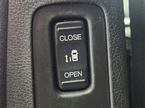 Used 2018 Honda Odyssey Touring image 34