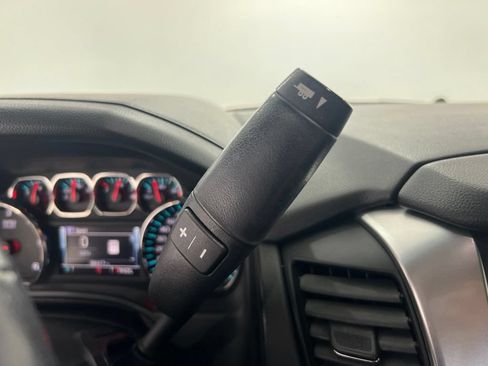 Used 2018 Chevrolet Tahoe LT w/ Luxury Package RWD image 14