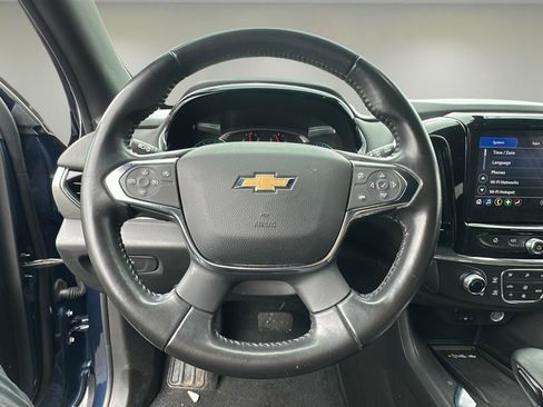 Used 2022 Chevrolet Traverse LT image 11